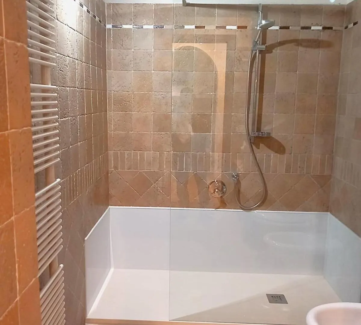 Tranquil & Modern Apartment Outside Ztl Firenze